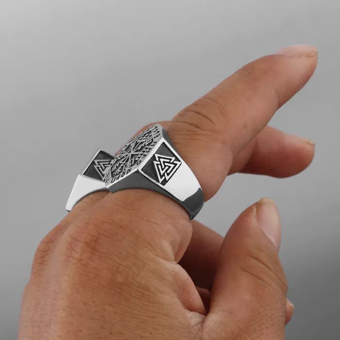 Vintage Compass Totem Alloy Ring for Men – Two-Tone Statement Fashion Jewelry